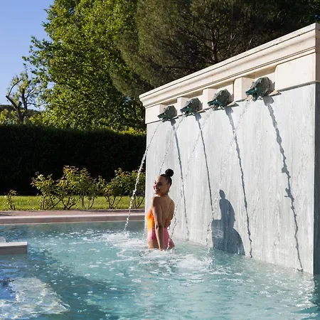 Отель Qc Grand Roma 5*