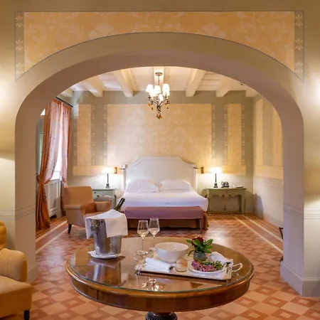 Qc Grand Roma Hotel