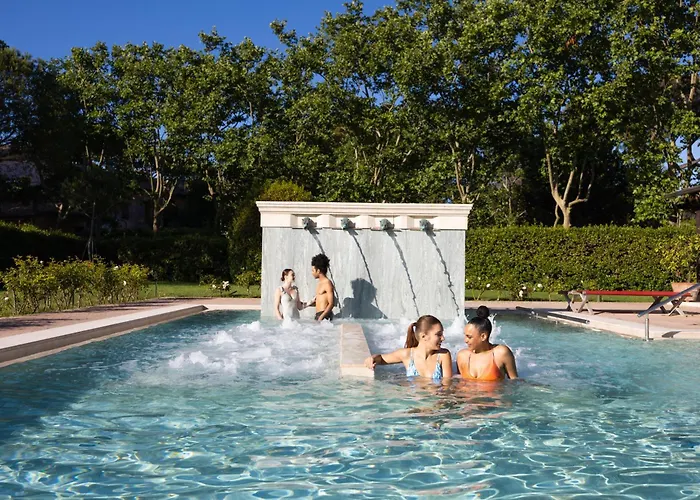 Qc Grand Roma Hotel 5*